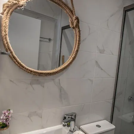 Konstantinos Island View Apartman