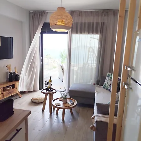 Konstantinos Island View Apartman *