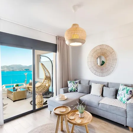 Konstantinos Island View Apartmán *